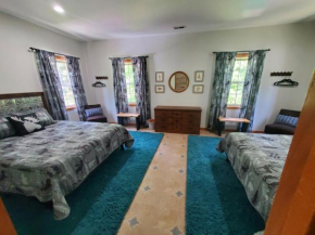 Ahrs Creek Retreat In the Timber